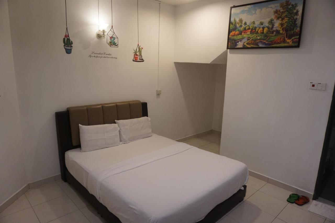 S & S Guest House Kuantan Exterior photo